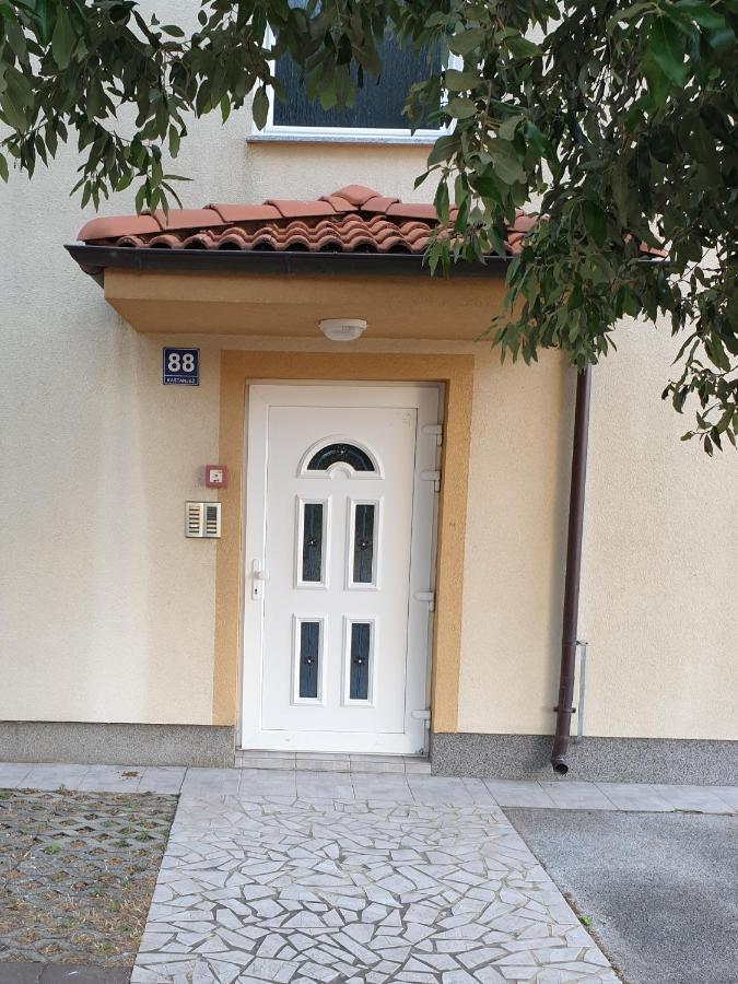 Outdoor Apartment Lina بنجول المظهر الخارجي الصورة